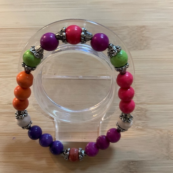 Hand Crafted Stretch Bracelet Multi Colored 9” Howlite Beads Antique Silver - Picture 4 of 4